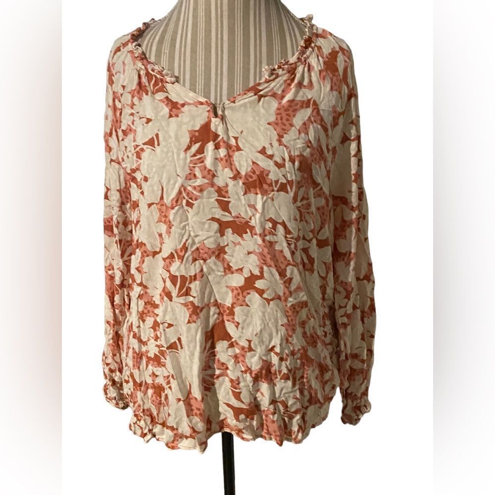 Old Navy size XL blouse new without tags great look see pics